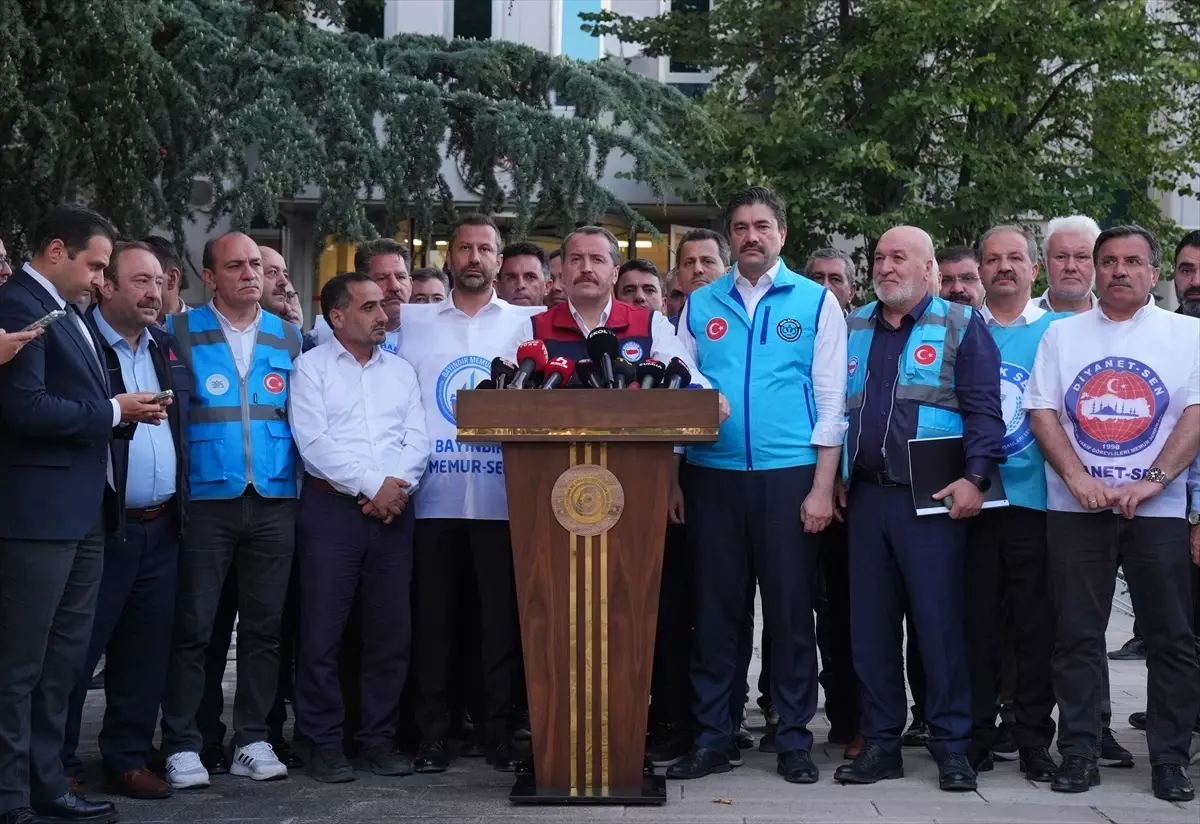 Memur Sen ve Turkiye Kamu Senden Kamu Toplu Sozlesmesi Tepkisi