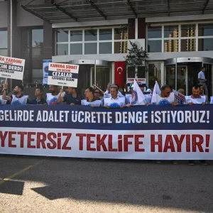 Memur Sendikalarindan Zam Teklifine Tepki