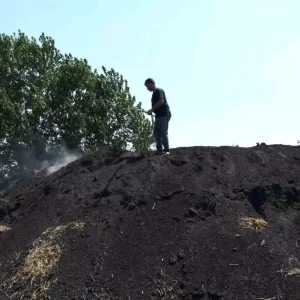 Mersinde Sicak Havalara Ragmen Mangal Komuru Uretimi Devam Ediyor