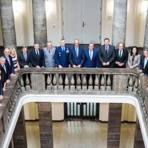 Merz Almanya NATOda en guclu orduya sahip olmasi gereken bir