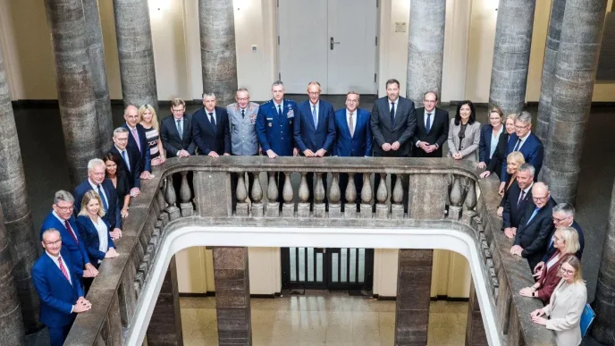 Merz Almanya NATOda en guclu orduya sahip olmasi gereken bir