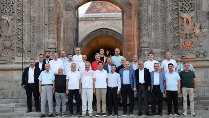 Mezopotamya Urun Piyasasi Araci Kurumu Yonetim Kurulu Toplantisi Erzurumda Gerceklesti