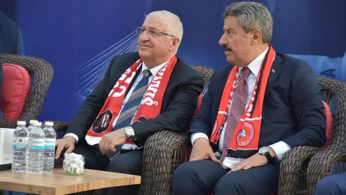 Milli Savunma Bakani Guler Sirnakta Kadin ve Genclik Programinda konustu