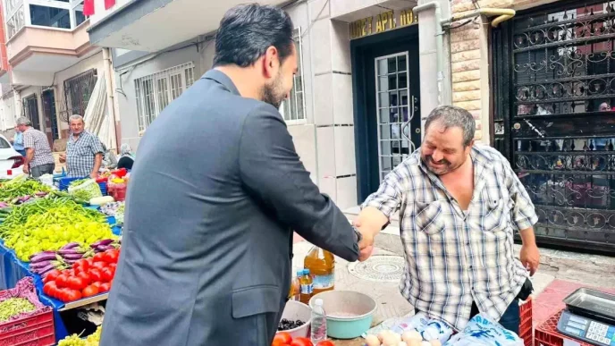 Mucahit Arinc Manisada Pazarci Esnafiyla Bulustu