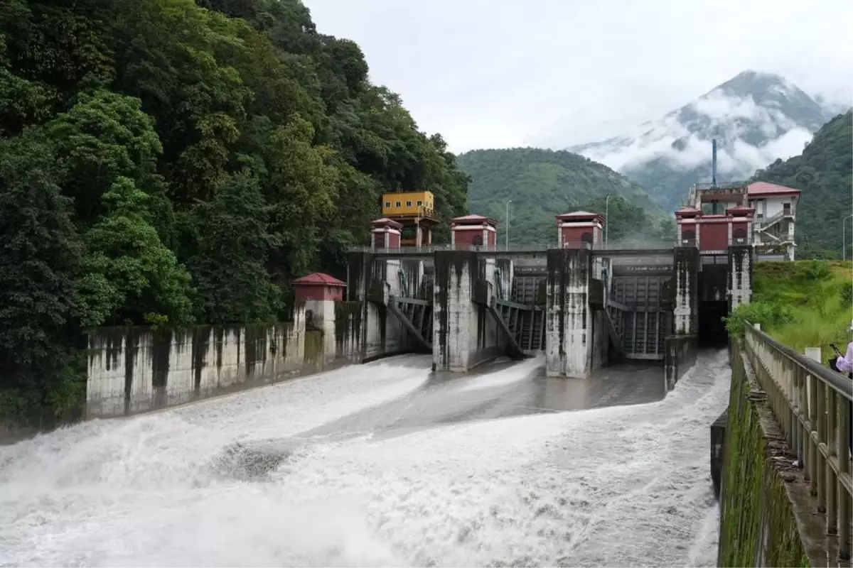 Nepaldeki A Hidroelektrik Santrali 3 Milyar Kilovatsaat Elektrik Uretti