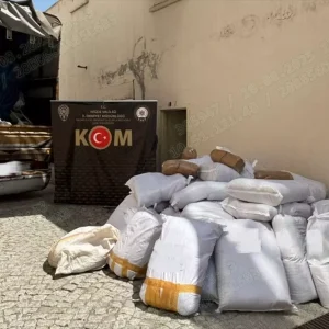 Nigdede 1600 Kilogram Kacak Tutun Ele Gecirildi