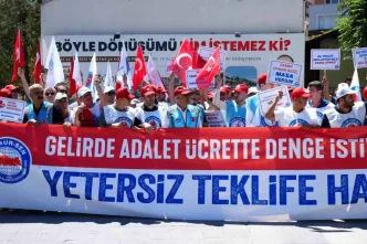 Nigdede Memur Sen Uyeleri Zam Teklifine Tepki Gosterdi