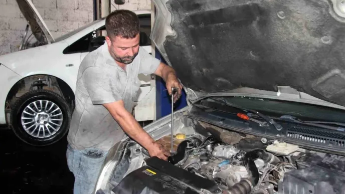 Oto tamirciler 50 bin TLye calistiracak eleman bulamiyor
