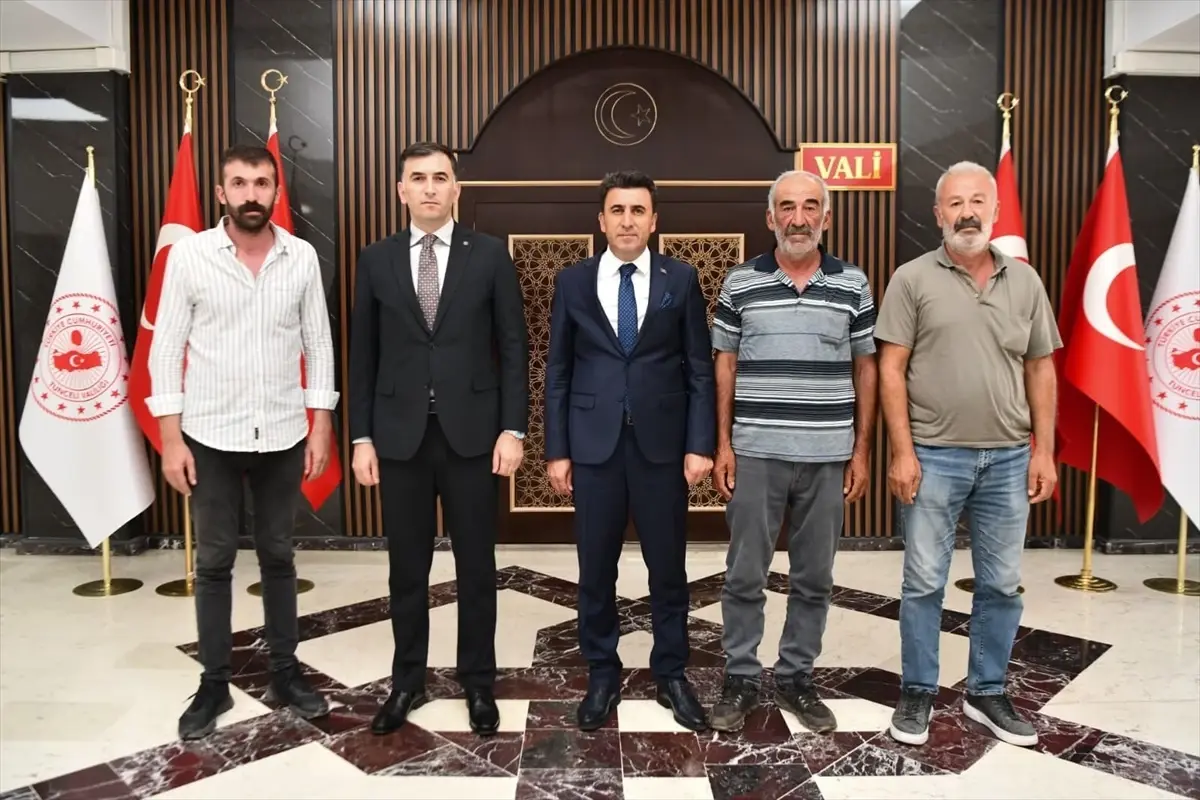 Ovacikta Yildirim Dusmesi Sonucu Besicilere 26 Milyon Lira Destek