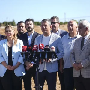 Ozgur Ozel Imamoglunu Cezaevinde Ziyaret Etti