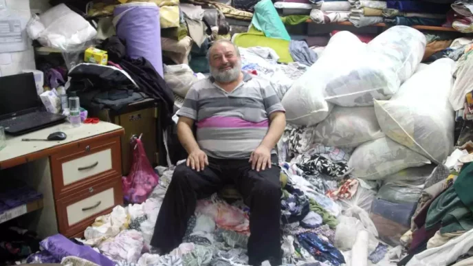 Ozgurlugu Daginiklikta Buldu Kumas Saticisi Cemalettin Serdar