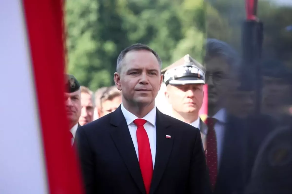 Polonya Cumhurbaskani Nawrocki Ukraynalilara Yapilan Yardimlari Veto Etti