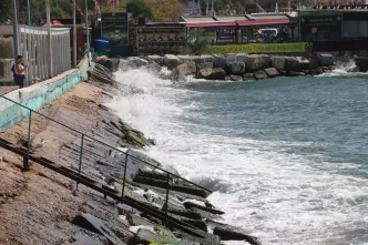 Poyraz Tekirdagda Deniz Ulasimini Aksatiyor