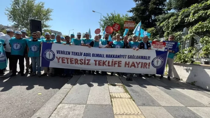 Saglik Sen Genel Baskani Dogan Biz sadaka degil hak ettigimiz ucretleri