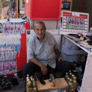 Samsunlu ayakkabi boyacisi 55 yildir devlet ve sanat dunyasindan isimlerin