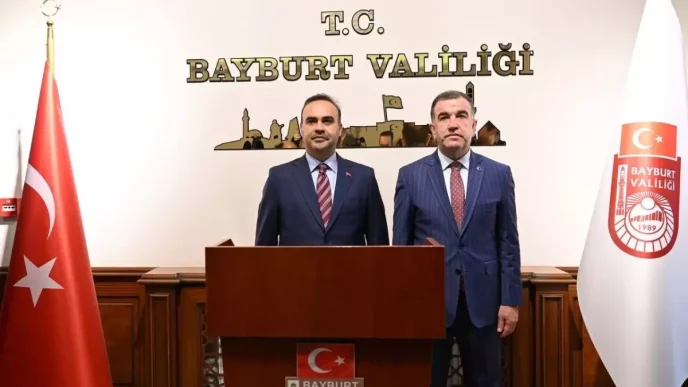 Sanayi ve Teknoloji Bakani Kacir Bayburtta Yatirimlari Tanitti