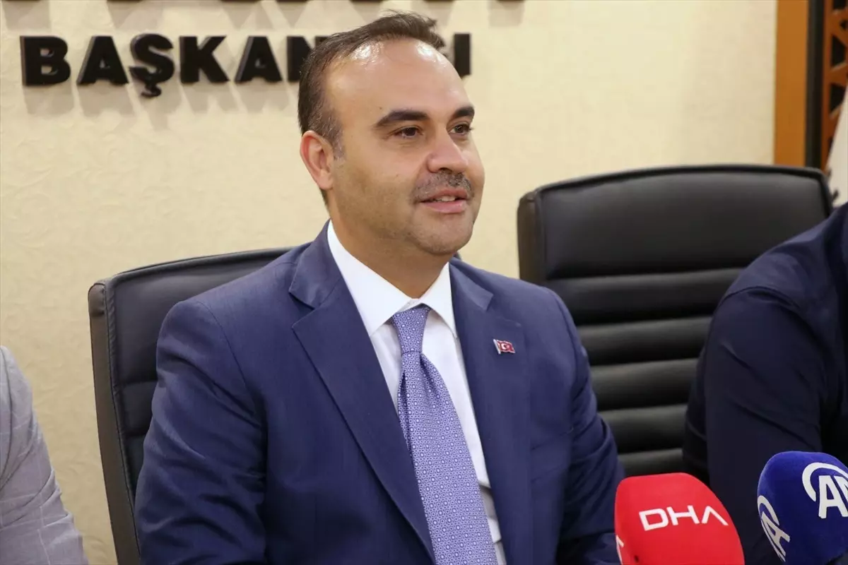 Sanayi ve Teknoloji Bakani Kacir Rizede AK Parti Il Baskanligi