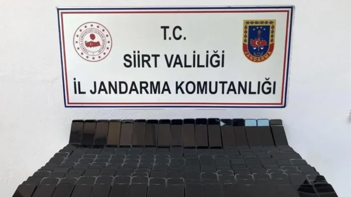 Siirtte 10 Milyon TL Degerinde Gumruk Kacagi Cep Telefonu Ele