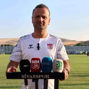 Sivassporun Teknik Direktoru Korkmazdan Guclu Takim Vurgusu