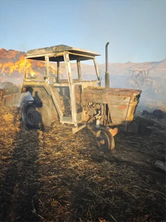 Sivasta Saman Yangini 4 Traktor ve 5 Romork Yandi