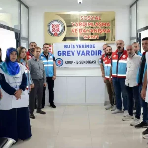 Tatvan Sosyal Yardimlasma Vakfi Calisanlarindan Grev Karari
