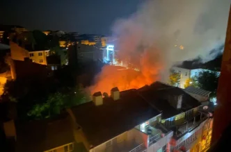 Tavsanlida Elektrik Kontagindan Yangin Kuafor Dukkani Kullanilamaz Hale Geldi