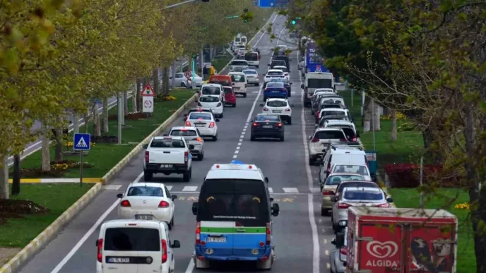 Tekirdagda Trafige Kayitli Arac Sayisi 371 Bini Gecti