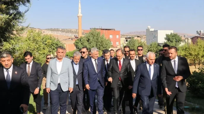 Ticaret Bakani Omer Bolat Siirtin Tillo Ilcesini Ziyaret Etti