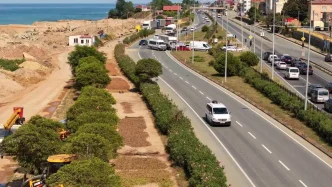 Trabzonda Findik Ureticileri Karadeniz Sahil Yolunu Kurutma Alani Olarak Kullaniyor
