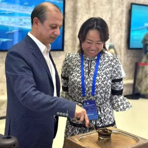 Turk Girisimci Qingdaoda Kulturel ve Ticari Isbirligi Sagliyor