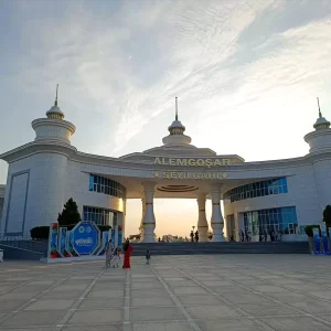 Turkmenistanin Avaza Bolgesi Yesil Beyaz ve Mavi ile Turizmin Gozdesi