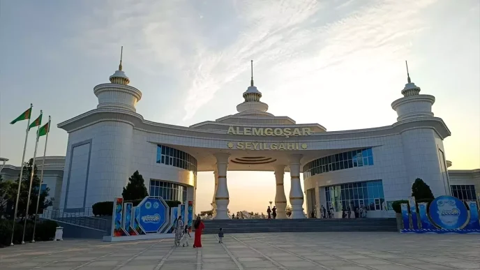 Turkmenistanin Avaza Bolgesi Yesil Beyaz ve Mavi ile Turizmin Gozdesi
