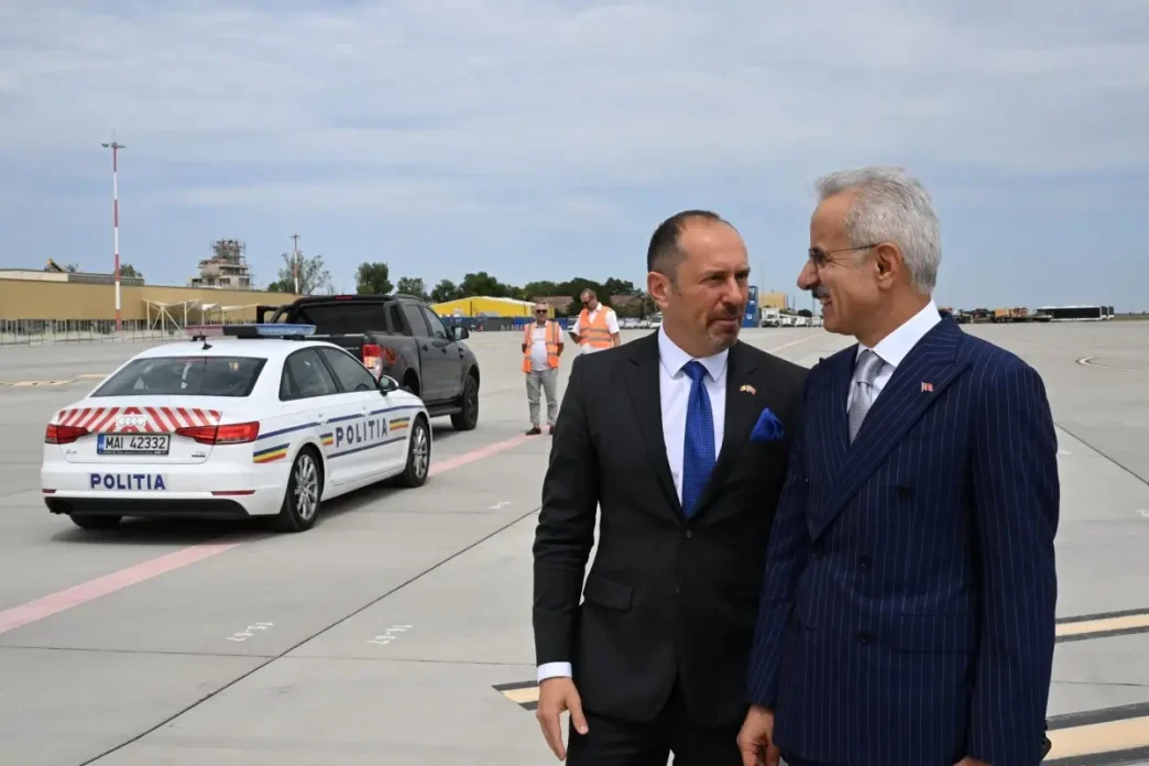 Ulastirma Bakani Uraloglu Romanyada Resmi Temaslarda Bulundu