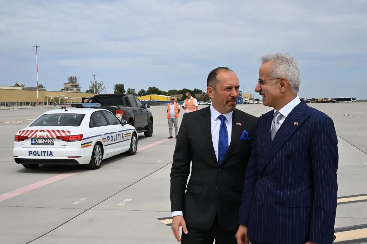 Ulastirma Bakani Uraloglu Romanyada Resmi Temaslarda Bulundu