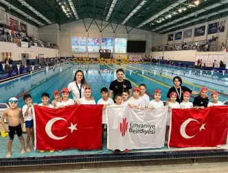 Umraniye Minik Yuzuculerinden Buyuk Basari