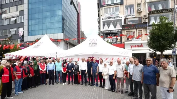 Umraniyede Kan Bagisi Kampanyasi Devam Ediyor