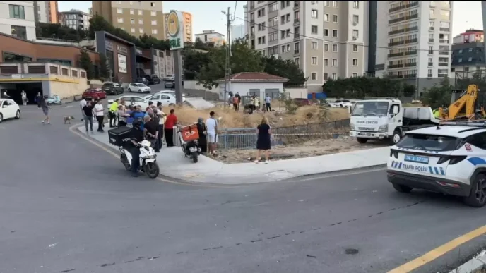 Umraniyede Trafik Kazasi Bir Arac Dere Yatagina Dustu