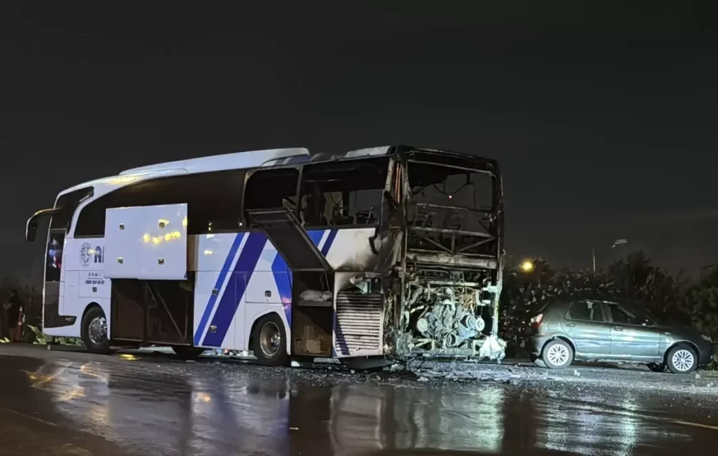 Umraniyede Yolcu Otobusunde Yangin Cikti