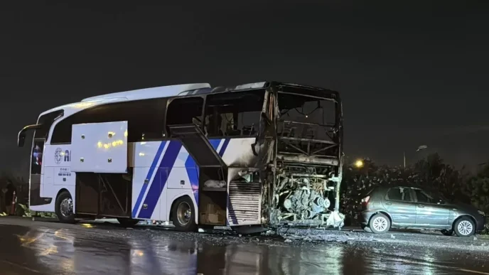 Umraniyede Yolcu Otobusunde Yangin Cikti
