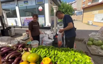 Universite Ogrencisi Kardesler Aile Ekonomisine Destek Oluyor