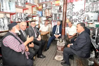 Vali Ciftci Tarihi Kavaflar Carsisinda Esnafi Ziyaret Etti
