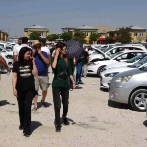 Vanda Ikinci El Oto Pazarinda Alici Azligi Dikkat Cekiyor