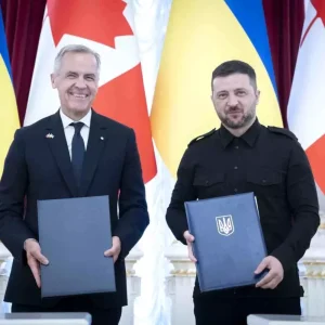 Zelenskiy ve Carney Ukraynada Baris Surecini ve Guvenlik Garantilerini Gorustu