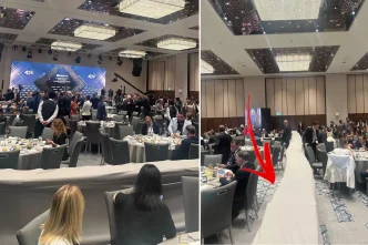 deik galasinda is adamlarinin tepkisini ceken 18930141 5646 amp
