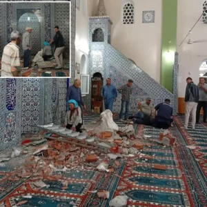depremde hasar goren camiyi incelerken hayatini 18935981 5494 amp