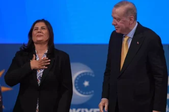 gozlerden kacan detay ozlem cercioglu ak parti 18949958 4589 amp