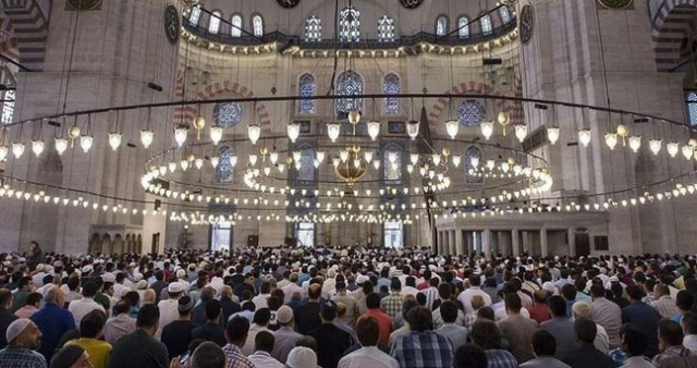 12 Eylül 2025 Cuma namazı saat kaçta kılınacak? İstanbul, Ankara ve İzmir Cuma namazı saatleri