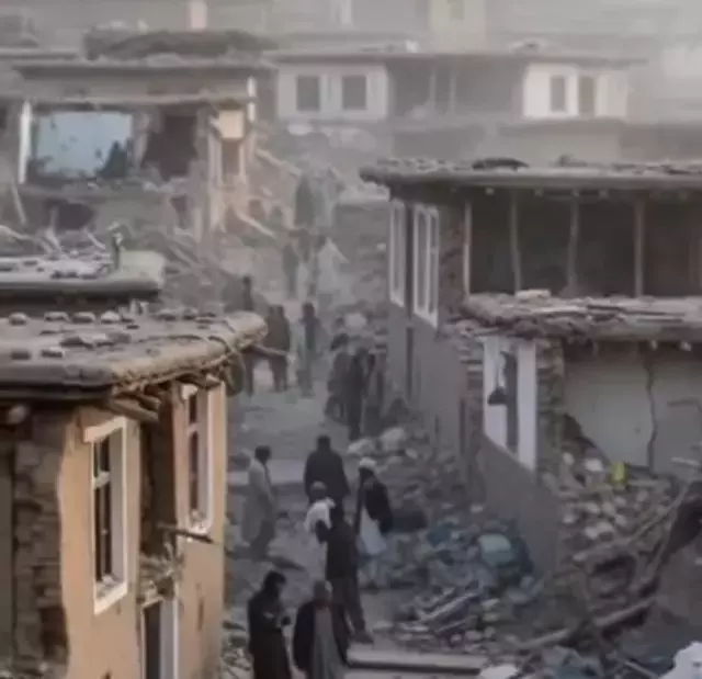 6'lık depremin vurduğu Afganistan'dan gelen ilk görüntüler korkunç