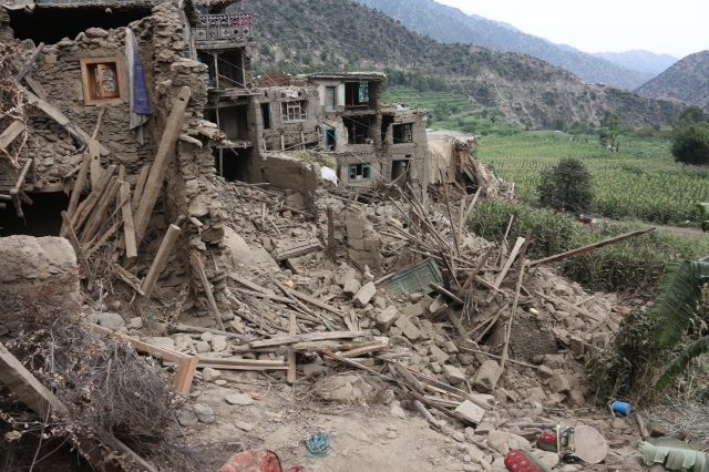 1400'den fazla can kaybı yaşanan Afganistan'da bir deprem daha