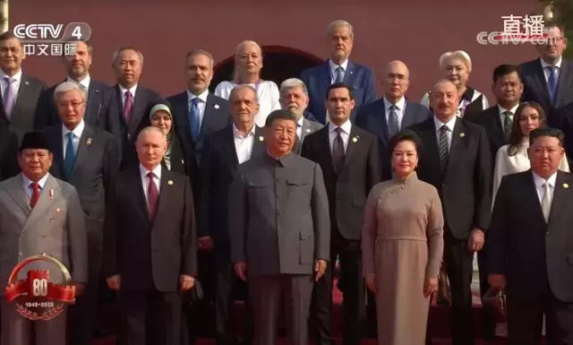 Çin'den gövde gösterisi! Zafer Günü'nü görkemli askeri geçit töreniyle kutladı